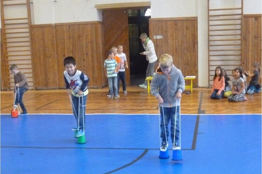 Rekord ŠD a ŠK měsíce září – Chůze na chůdách